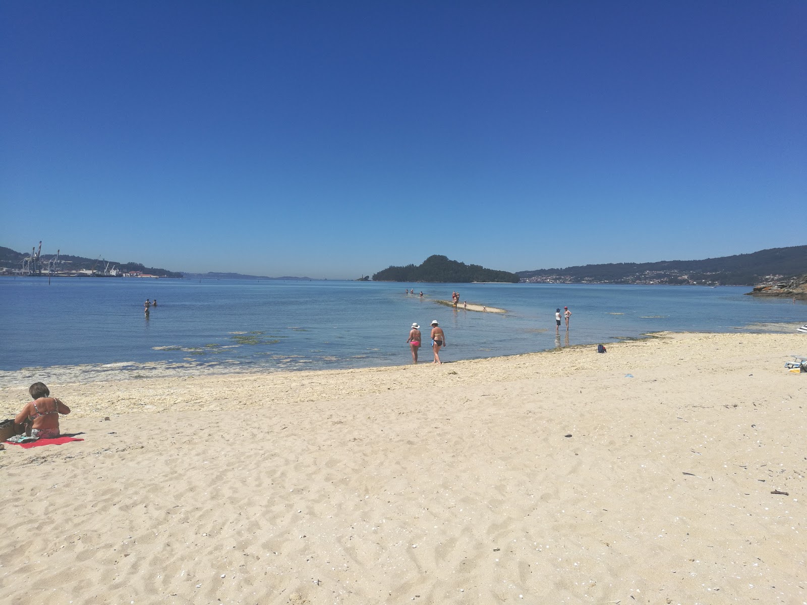 Fotografie cu Praia de Lourido zonele de facilități