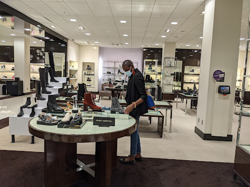 Shopping Mall «The Shops at Chestnut Hill», reviews and photos, 199 Boylston St, Chestnut Hill, MA 02467, USA