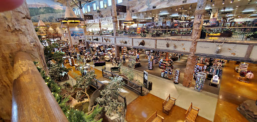 Sporting Goods Store «Bass Pro Shops», reviews and photos, 8200 Dean Martin Dr, Las Vegas, NV 89139, USA