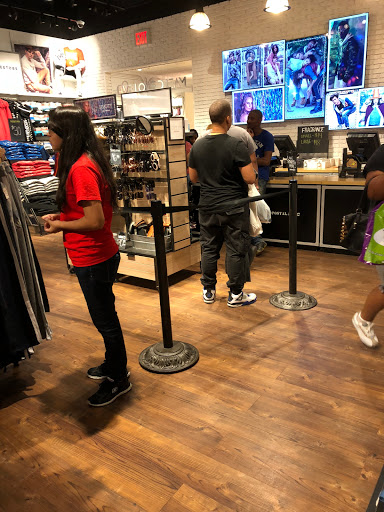 Clothing Store «Aéropostale», reviews and photos, 200 Baychester Ave, Bronx, NY 10475, USA