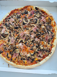 Plats et boissons du Pizzeria ENTRE-NOUS PIZZA AMBON - n°10