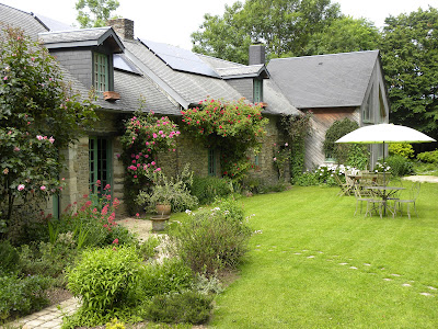 Dinahet Sabine à Bourgvallées