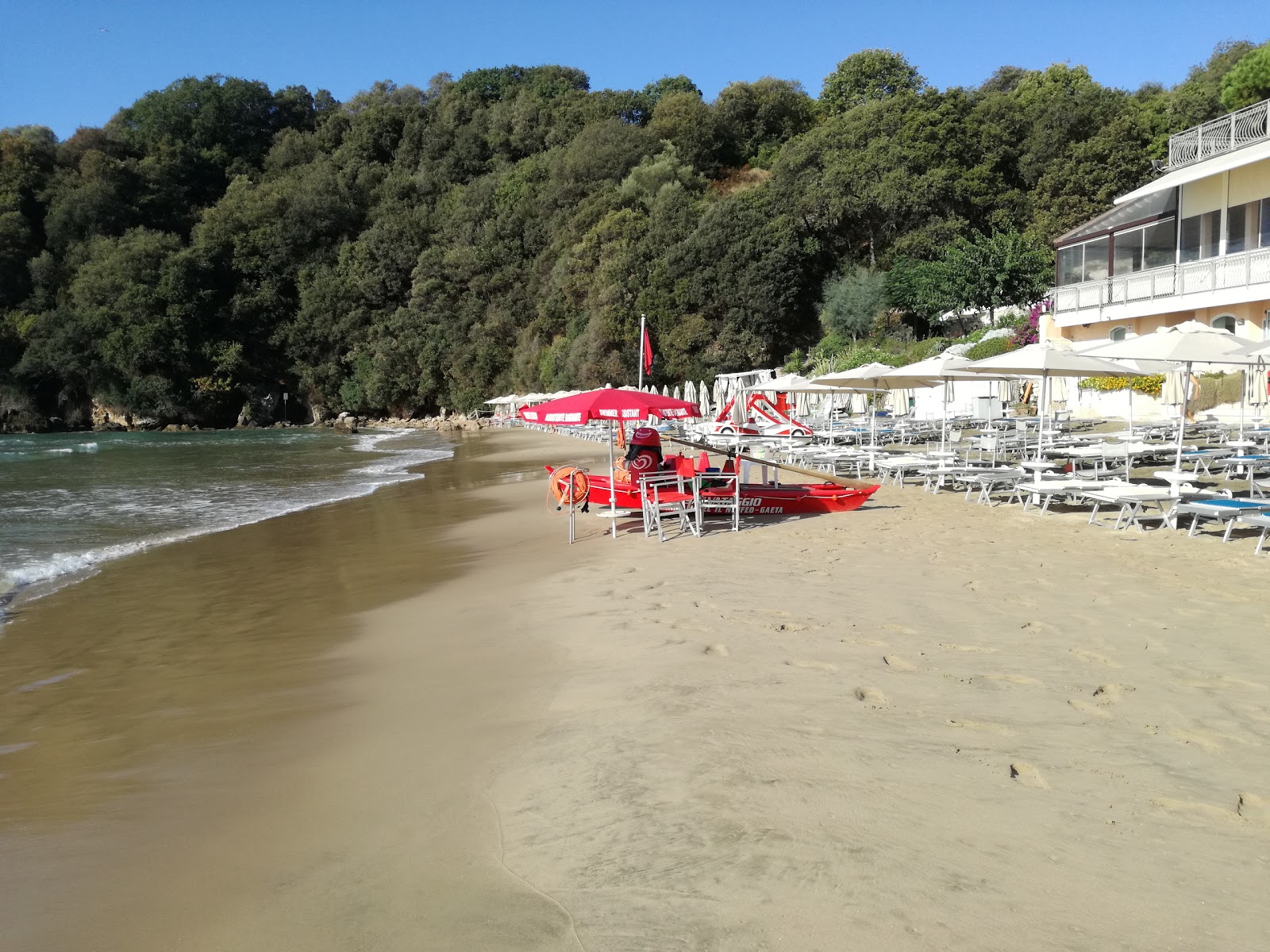 Photo de Summit Hotel beach - endroit populaire parmi les connaisseurs de la détente