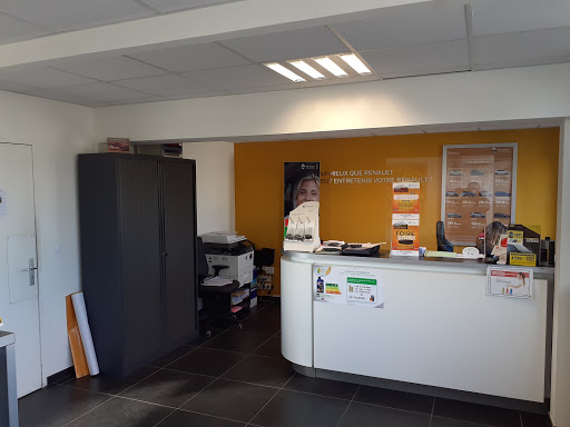 Photo 1 - Garage Renault PRAHECQ AUTOMOBILES