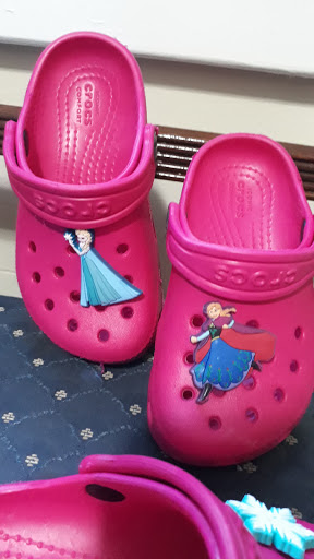 Shoe Store «Crocs», reviews and photos, 607 Bluebird Ct, Central Valley, NY 10917, USA