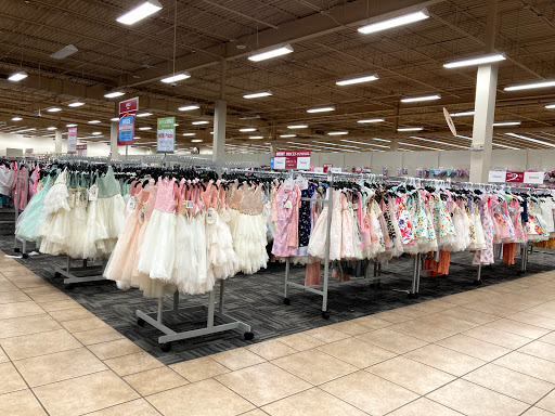 Clothing Store «Burlington Coat Factory», reviews and photos, 533 S Broad St, Meriden, CT 06450, USA