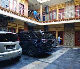 RedDoorz near Petra University photo