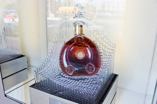 Liquor Store «Portofino Wine Bank», reviews and photos, 500 S. Pointe Dr #110, Miami Beach, FL 33139, USA