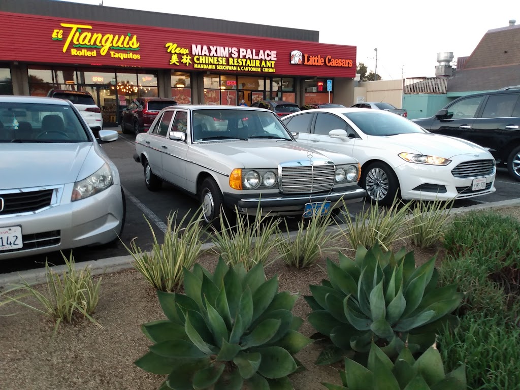 New Maxim's Palace 92104