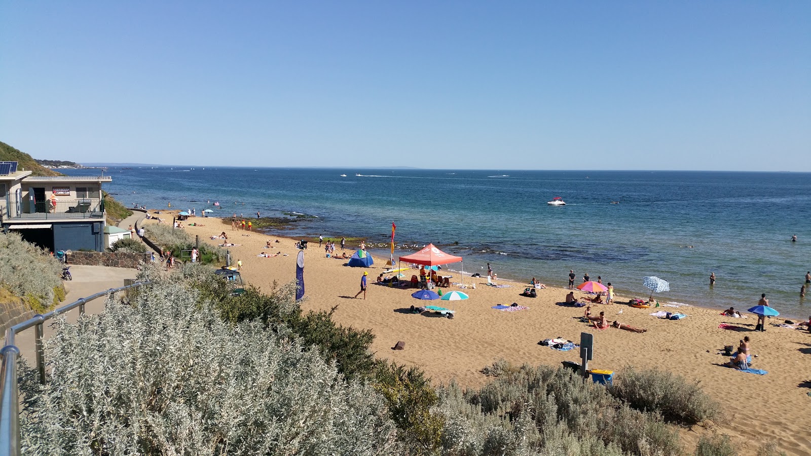 Foto van Sandringham Beach en de nederzetting