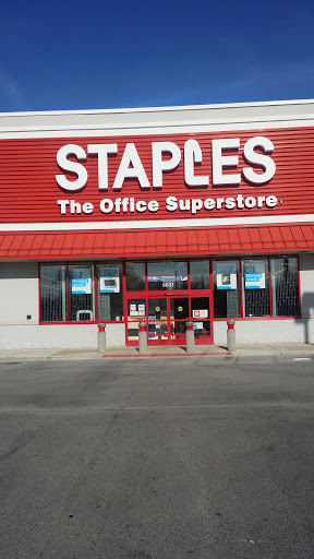 Office Supply Store «Staples», reviews and photos, 9631 S Cicero Ave, Oak Lawn, IL 60453, USA