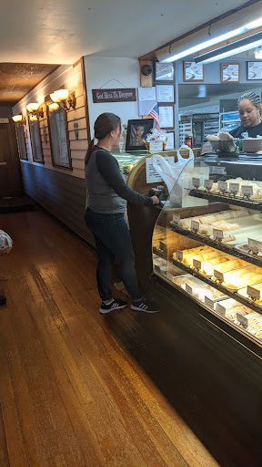 Bakery «Amana Colonies Bakery & Cafe», reviews and photos, 4522 220th Trail, Amana, IA 52203, USA