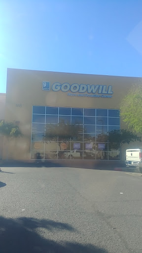 Thrift Store «Gilbert & Guadalupe Goodwill Retail Store & Donation Center», reviews and photos, 868 N Gilbert Rd, Gilbert, AZ 85234, USA