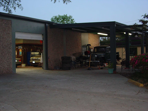 Auto Body Shop «Reyna Auto Body Clinic Inc», reviews and photos, 7805 Hammerly Blvd, Houston, TX 77055, USA