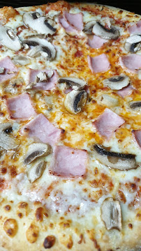 Pizza du Pizzeria Domino's Pizza La Garenne-Colombes - n°18