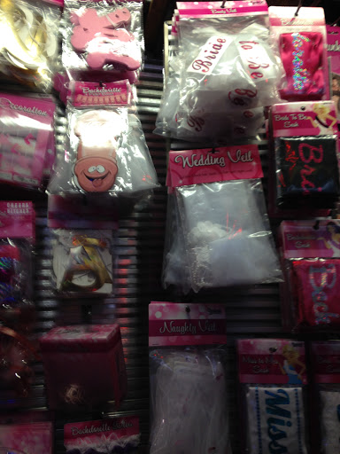 Gift Shop «SPENCER GIFTS», reviews and photos, 95 N Moorland Rd, Brookfield, WI 53005, USA