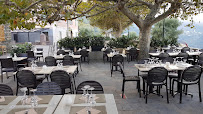 Atmosphère du Restaurant La Place à San-Martino-di-Lota - n°12