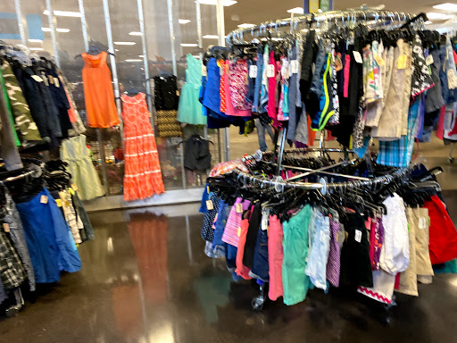 Thrift Store «Discover Goodwill Circle Retail Center», reviews and photos