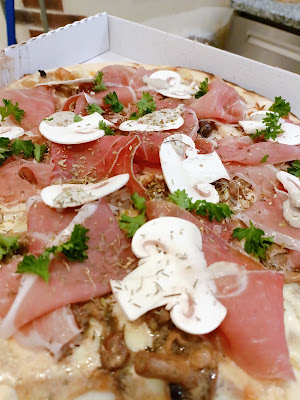 Pizza Antonio La Pizza Cuite au Feu de Bois à Luneray