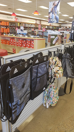 Shoe Store «Famous Footwear», reviews and photos, 124 Danada Square W, Wheaton, IL 60189, USA