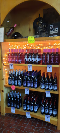 Winery «Honeymoon Trail Winery», reviews and photos, 4120 Ridge Rd, Lockport, NY 14094, USA