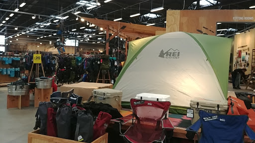 Camping Store «REI», reviews and photos, 9637 E County Line Rd, Englewood, CO 80112, USA