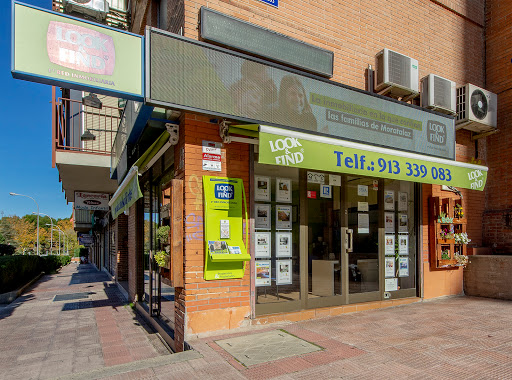 Inmobiliaria Look & Find Moratalaz Vinateros - Calle Arroyo Belincoso, 38 esquina, C. del Camino de los Vinateros, 28030 Madrid