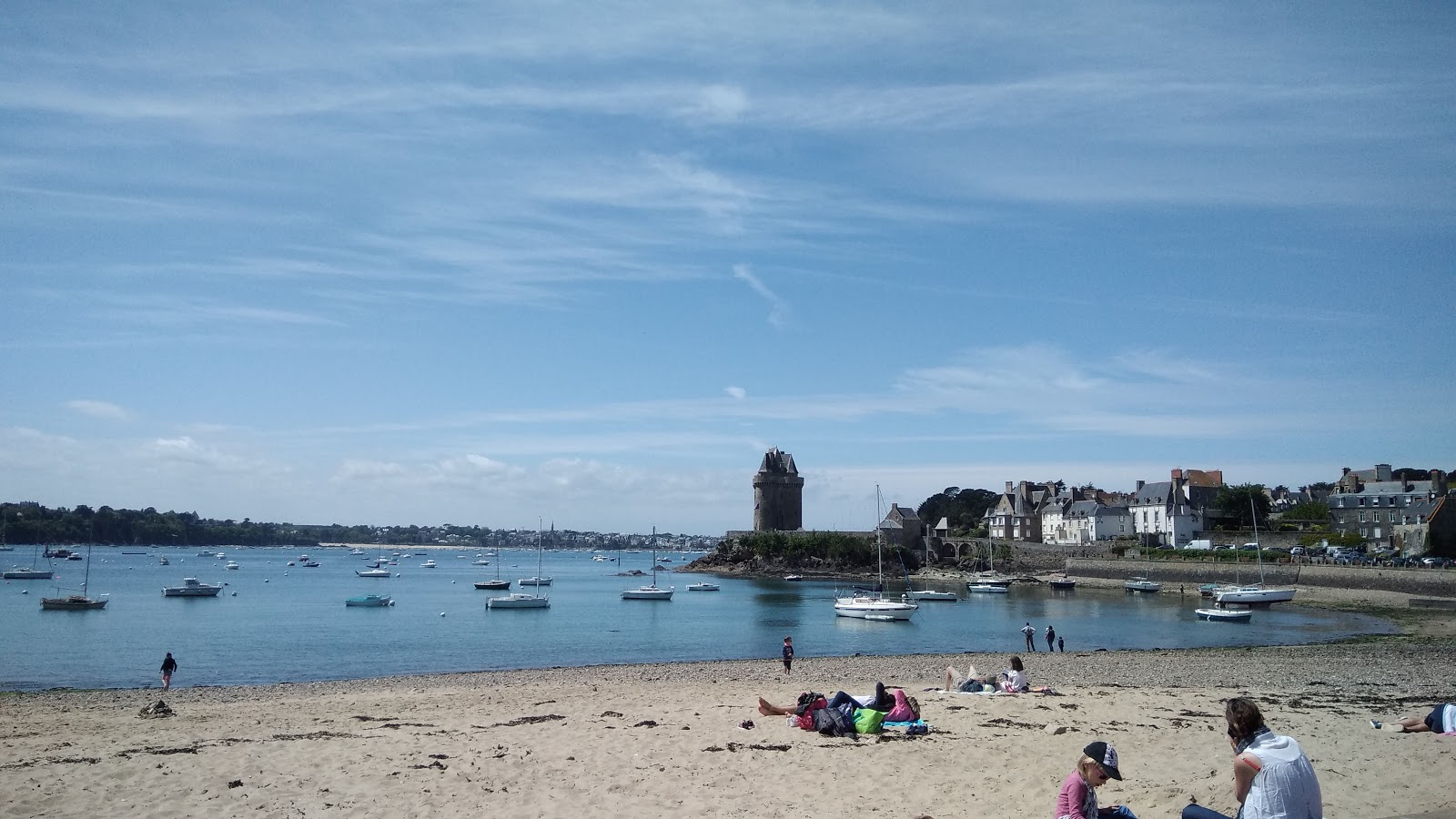 Foto von Plage de Solidor mit etwas sauber Sauberkeitsgrad