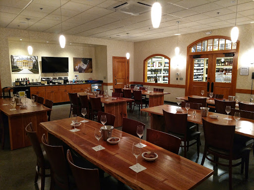 Liquor Store «Johnson City Liquor & Wine», reviews and photos, 670 Harry L Dr, Johnson City, NY 13790, USA