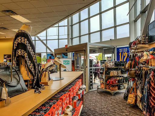 Shoe Store «Shoe Carnival», reviews and photos, 2706 Plainfield Rd, Joliet, IL 60435, USA