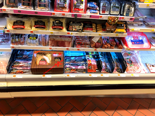 Supermarket «Fairway Market Pelham», reviews and photos, 847 Pelham Pkwy, Pelham, NY 10803, USA