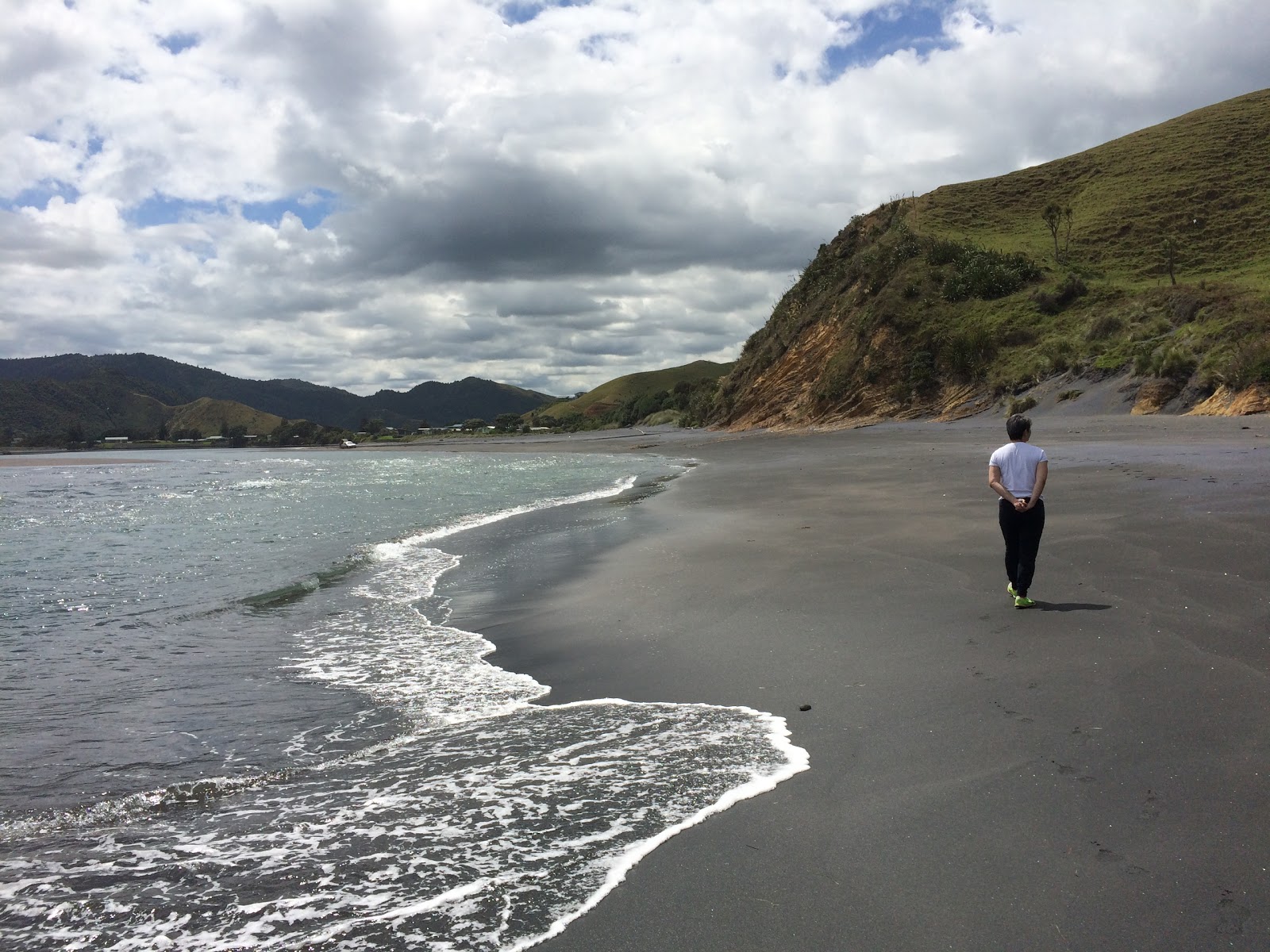 Marokopa Beach photo #9