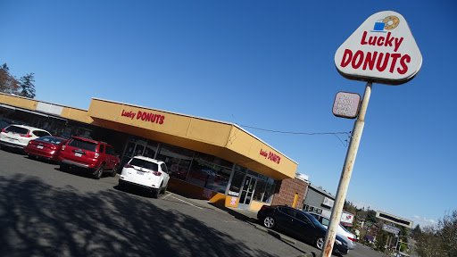 Donut Shop «Lucky Donuts», reviews and photos, 140 SW 152nd St, Seattle, WA 98166, USA