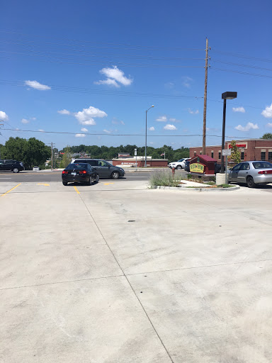 Grocery Store «Fresh Thyme Farmers Market - Kirkwood MO», reviews and photos, 1018 N Kirkwood Rd, Kirkwood, MO 63122, USA