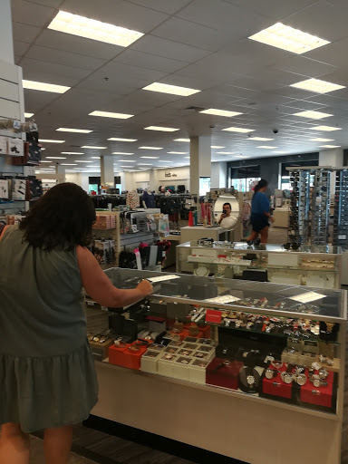 Department Store «Nordstrom Rack The Shops at Midtown Miami», reviews and photos, 3201 N Miami Ave, Miami, FL 33127, USA