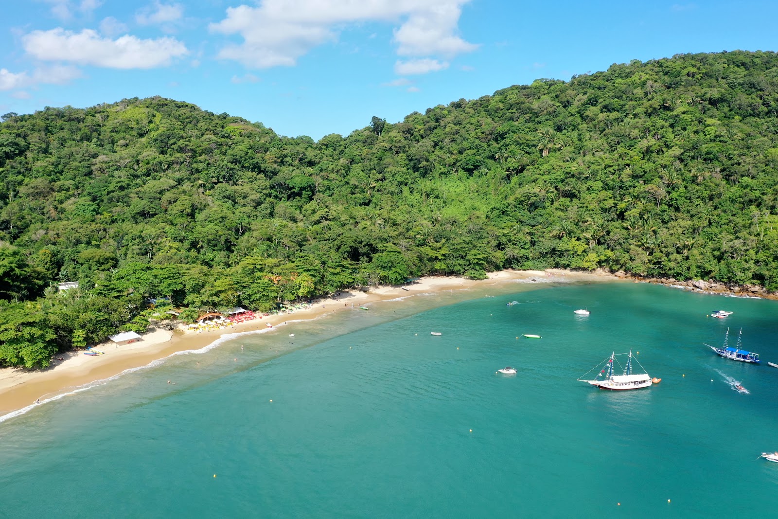 Foto de Praia das Sete Pontas con agua cristalina superficie