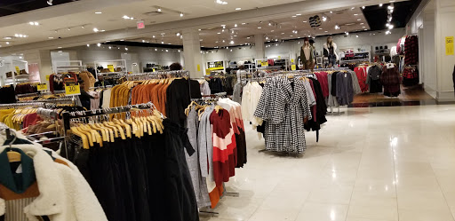 Clothing Store «Forever 21», reviews and photos, 651 Kapkowski Rd, Elizabeth, NJ 07201, USA