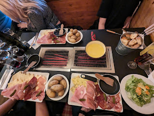 Photo n°188 de Les Fondus de la Raclette Paris 14eme - Montparnasse à Paris ()