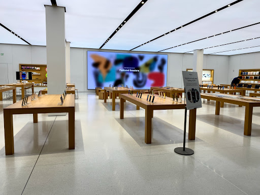 Computer Store «Apple Crabtree Valley Mall», reviews and photos, 4325 Glenwood Ave, Raleigh, NC 27612, USA