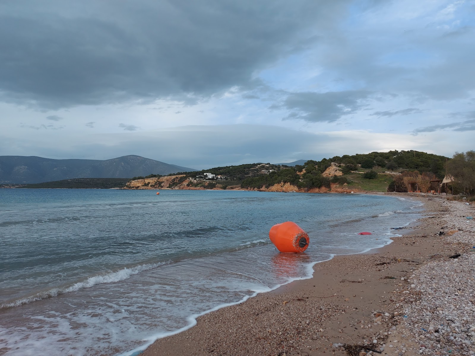 Photo de Doroufi Beach zone des équipements
