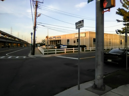 Post Office «United States Postal Service», reviews and photos, 65 E Hoffman Ave, Lindenhurst, NY 11757, USA