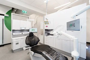 LIFE dentistry image