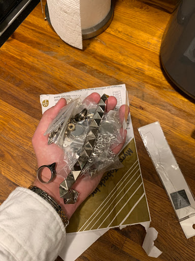 Pawn Shop «Gold & Silver Pawn Shop», reviews and photos, 127 S Vermont Ave, Los Angeles, CA 90004, USA