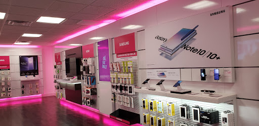 Cell Phone Store «T-Mobile», reviews and photos, 19615 Mack Ave, Grosse Pointe, MI 48236, USA