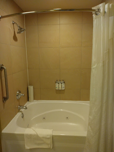 Holiday Inn Express & Suites Red Bluff-South Redding Area, an IHG Hotel image