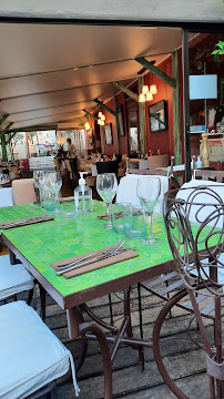 Atmosphère du Restaurant français Le Tournesol à Clermont-l'Hérault - n°10