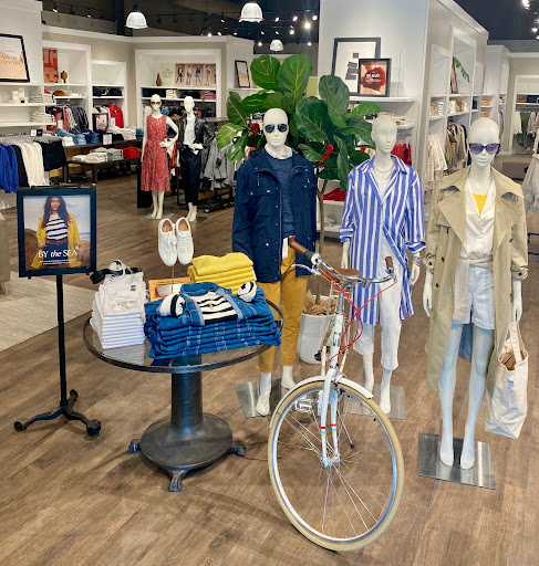 Clothing Store «Banana Republic», reviews and photos, 454 Evergreen Ct, Central Valley, NY 10917, USA