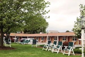 Amish Country Motel image