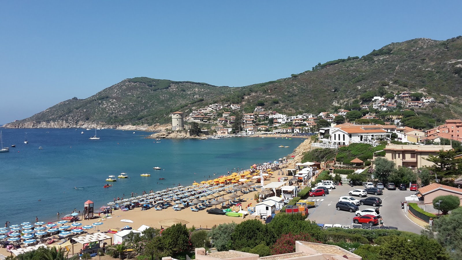 Campese Beach'in fotoğrafı çok temiz temizlik seviyesi ile