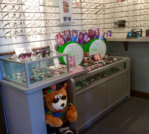 Optician «William J Curran & Son Opticians», reviews and photos, 3025 Garrett Rd, Drexel Hill, PA 19026, USA